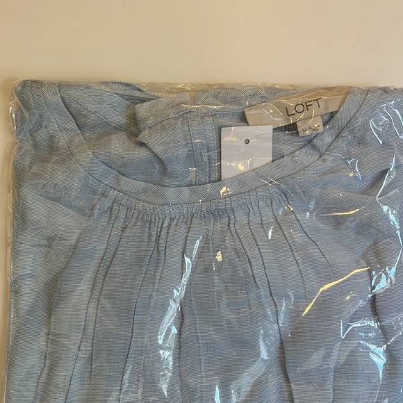 Anne Taylor Loft Short Sleeve Blouse Light Blue - Picture 6 of 6